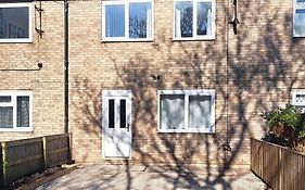 Cozy, Charming 3-Bedroom Home In Chester- Free Parking- Sleeps Up To 6